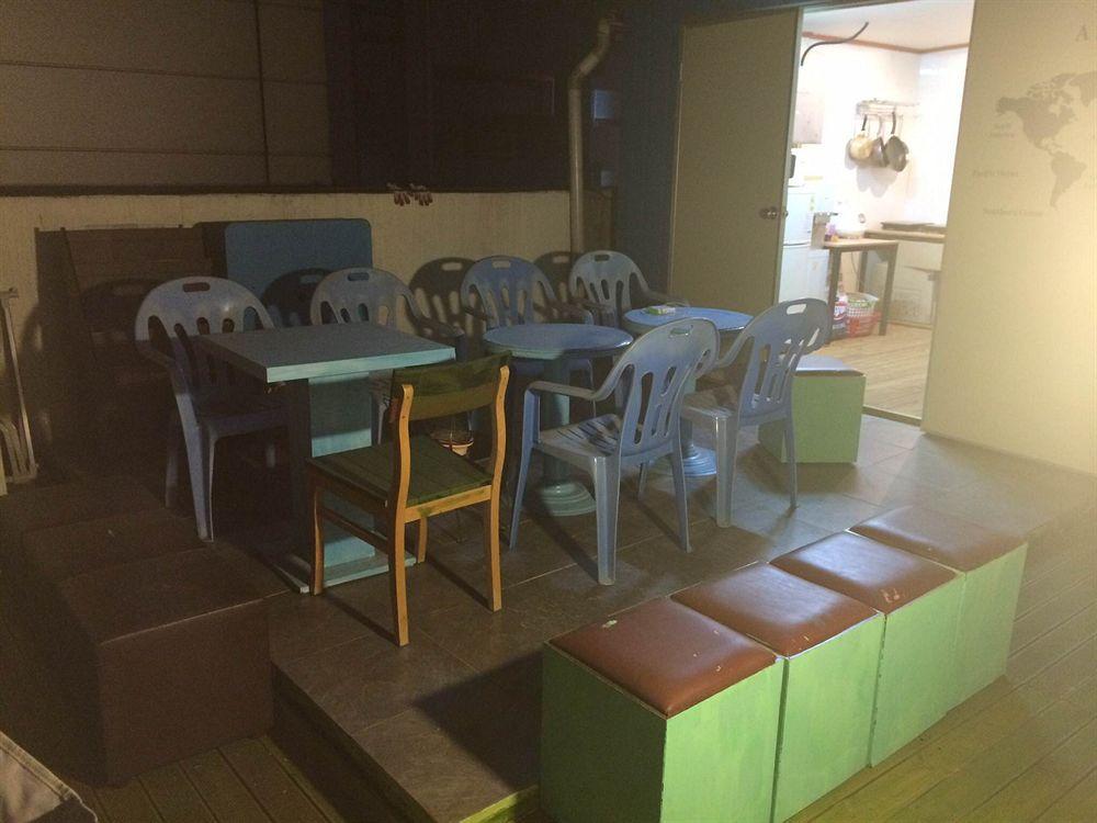 Sinchon Sisters Hostel Seoul Ngoại thất bức ảnh