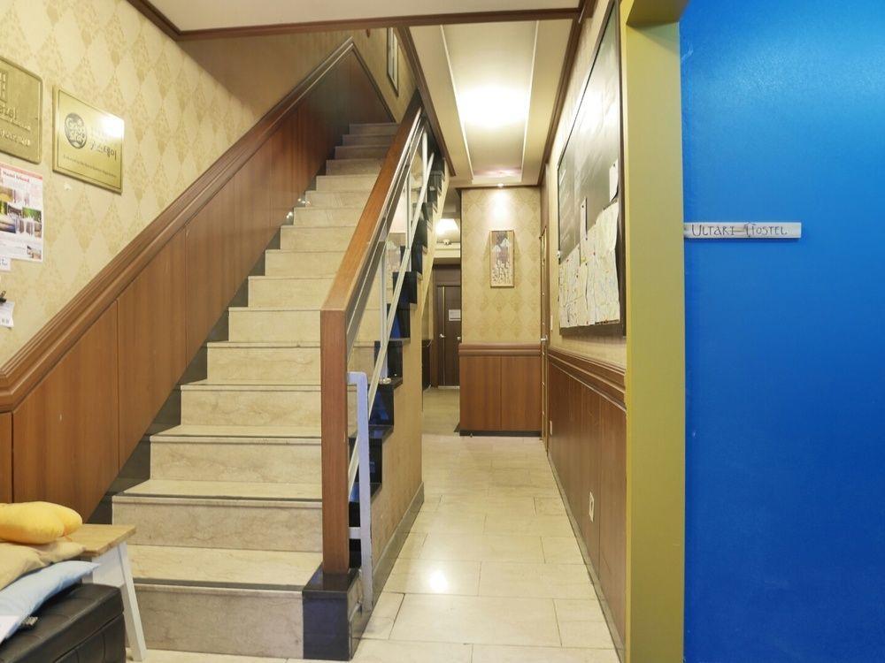 Sinchon Sisters Hostel Seoul Ngoại thất bức ảnh