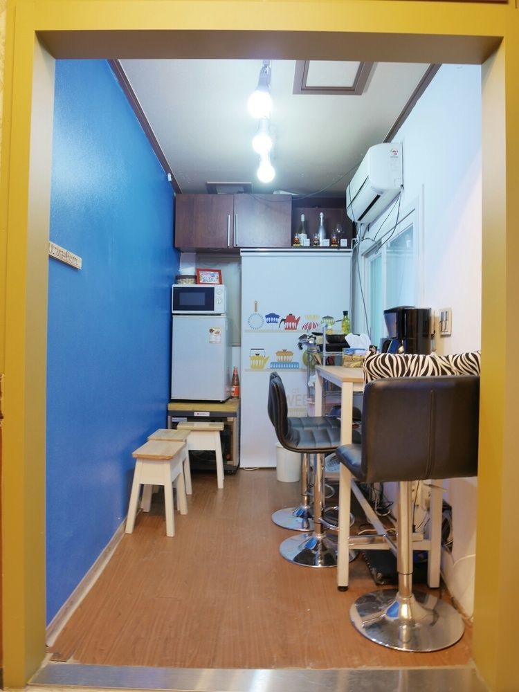 Sinchon Sisters Hostel Seoul Ngoại thất bức ảnh