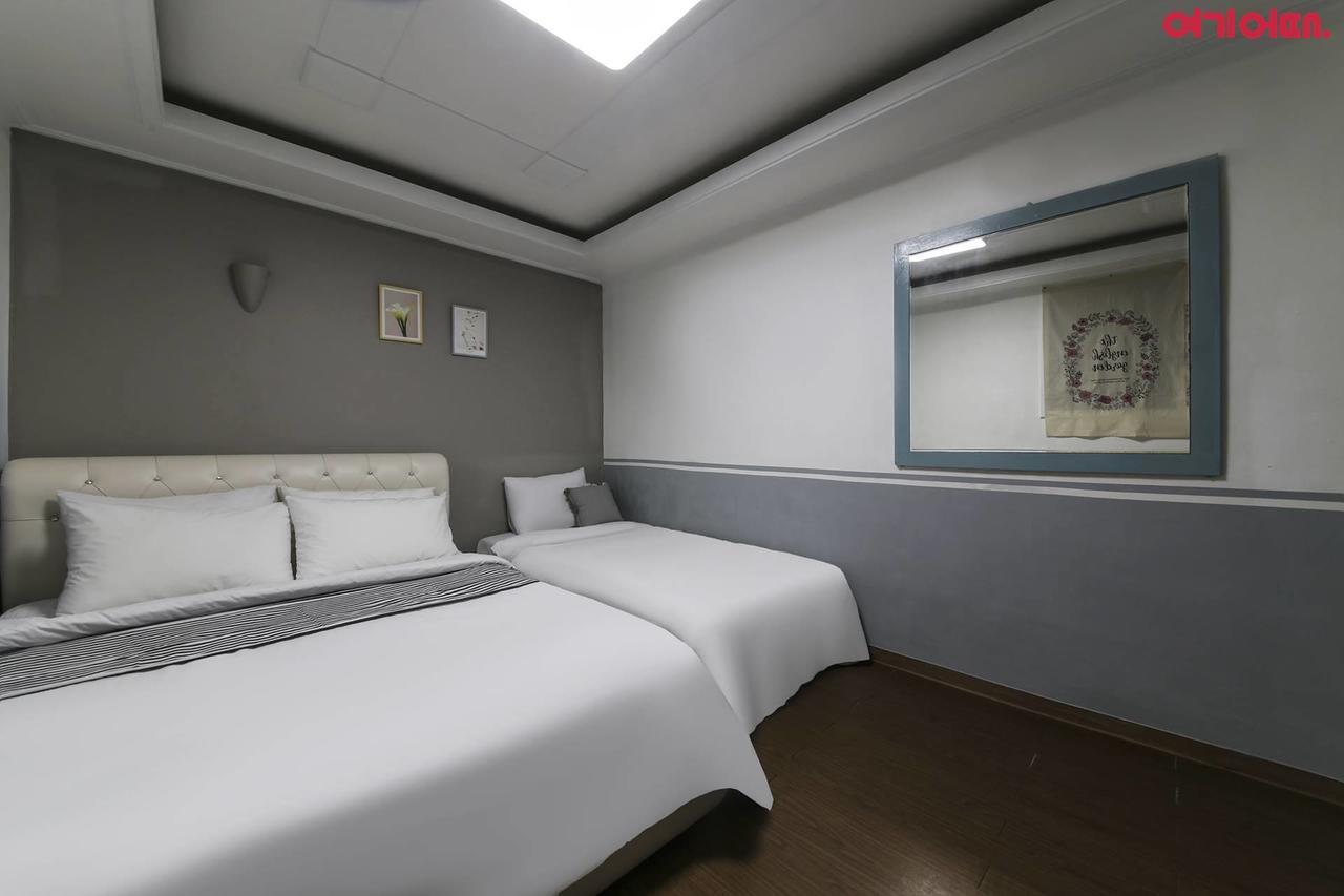 Sinchon Sisters Hostel Seoul Ngoại thất bức ảnh