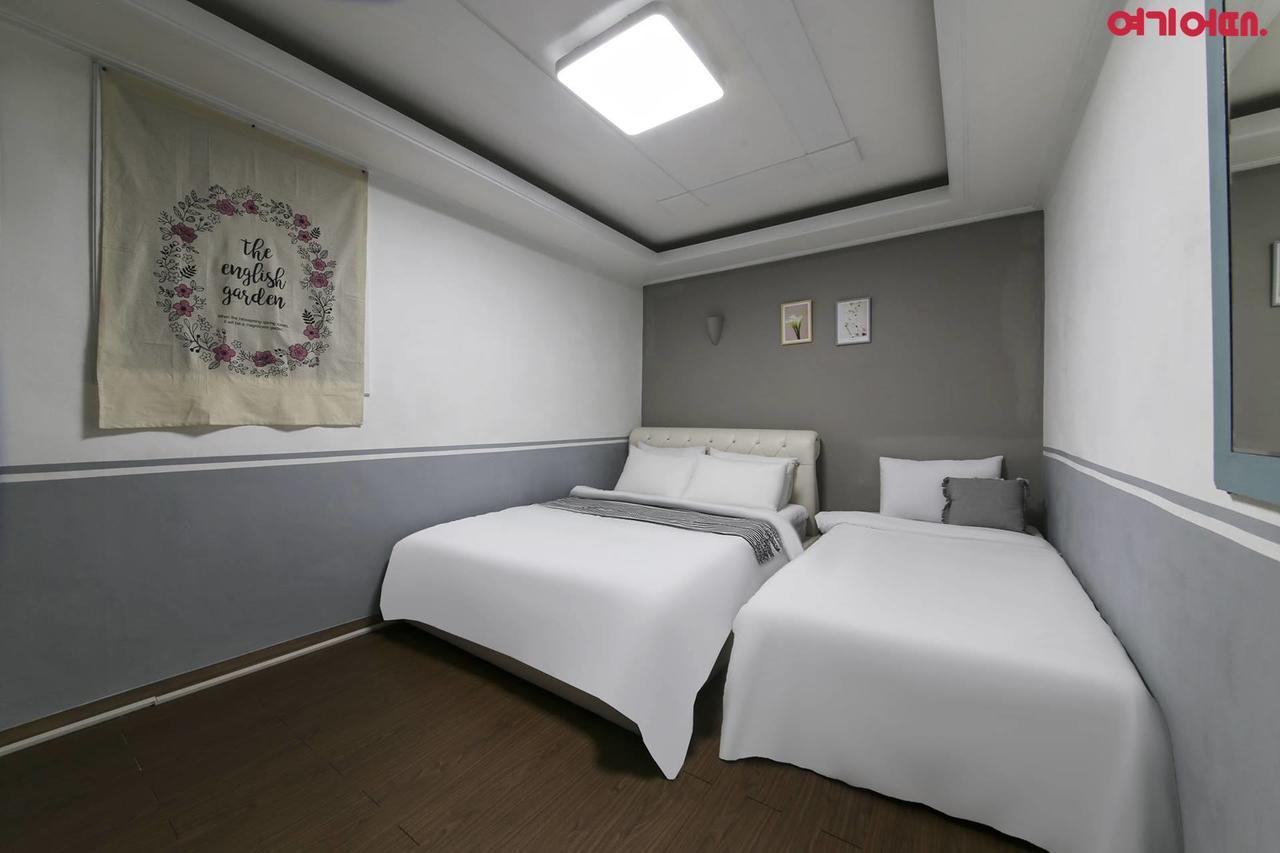 Sinchon Sisters Hostel Seoul Ngoại thất bức ảnh