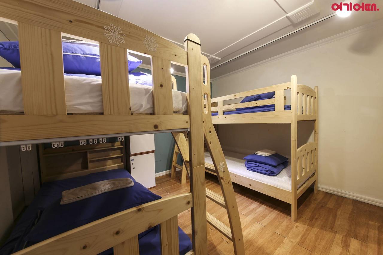 Sinchon Sisters Hostel Seoul Ngoại thất bức ảnh