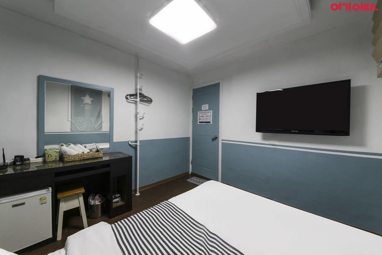 Sinchon Sisters Hostel Seoul Ngoại thất bức ảnh