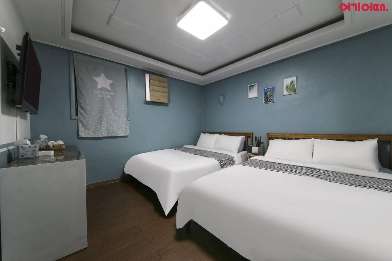 Sinchon Sisters Hostel Seoul Ngoại thất bức ảnh