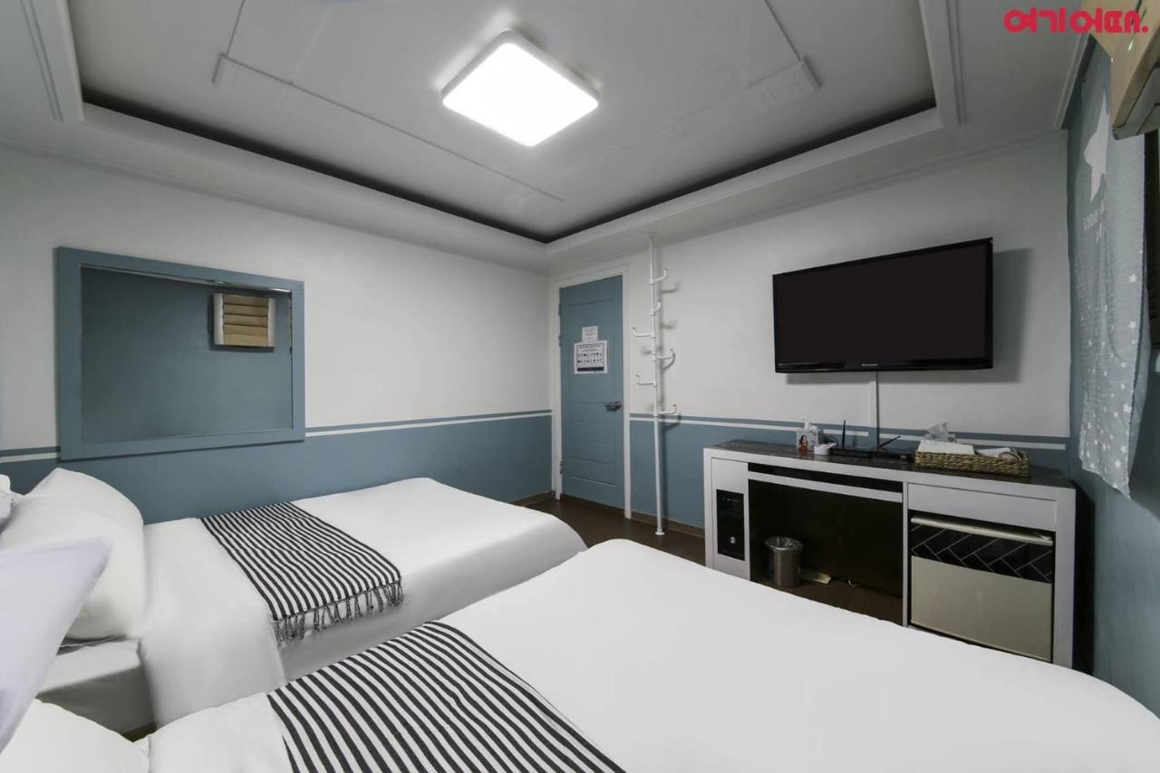 Sinchon Sisters Hostel Seoul Ngoại thất bức ảnh
