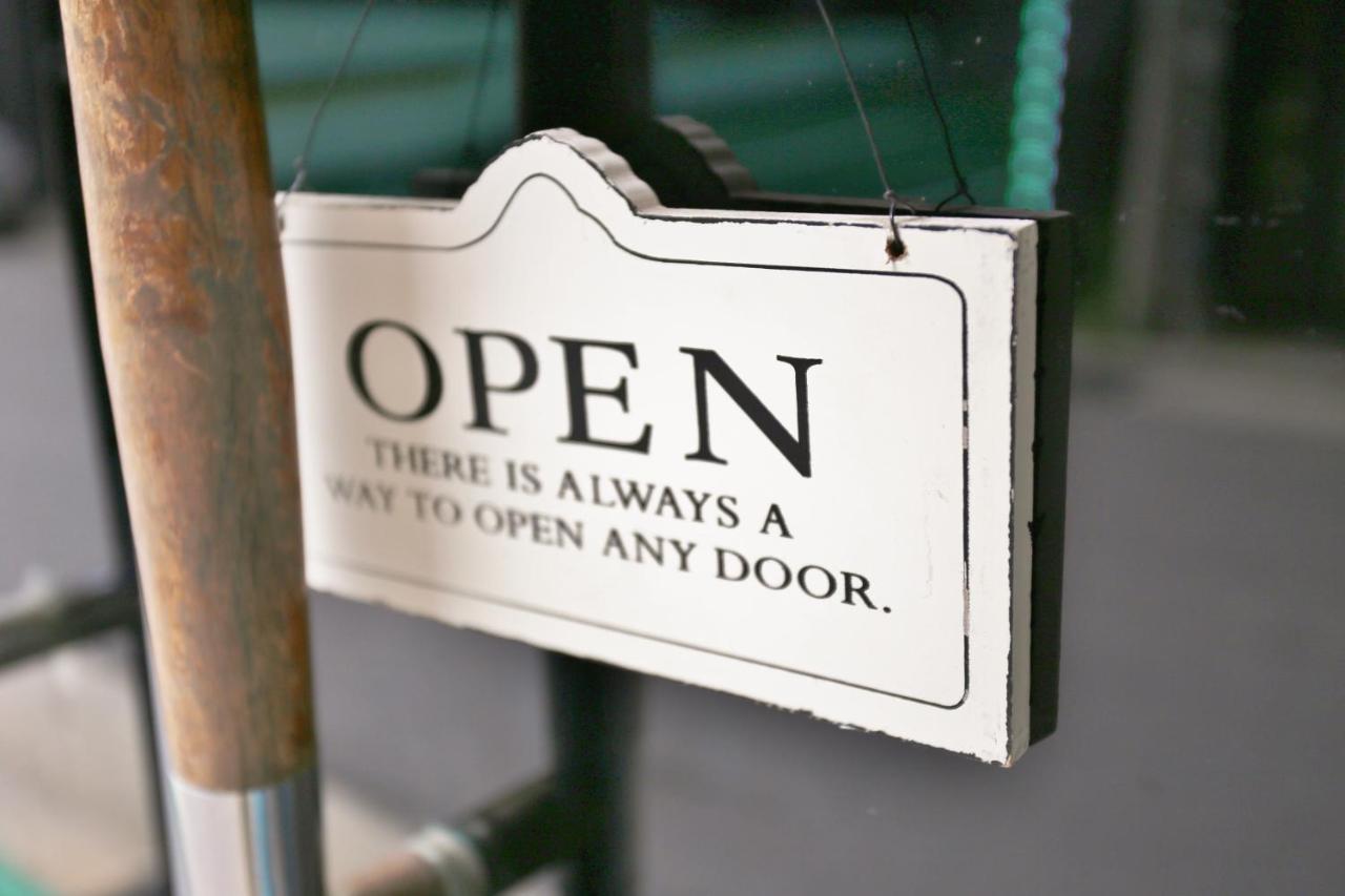 Sinchon Sisters Hostel Seoul Ngoại thất bức ảnh